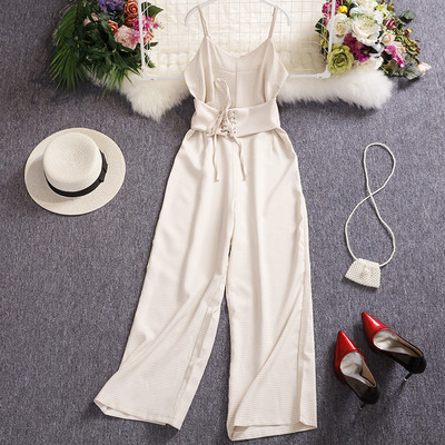 Modern női overall V-nyakkal és vékony pántokkal