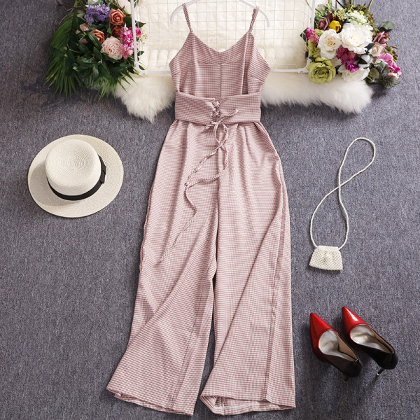 Modern női overall V-nyakkal és vékony pántokkal