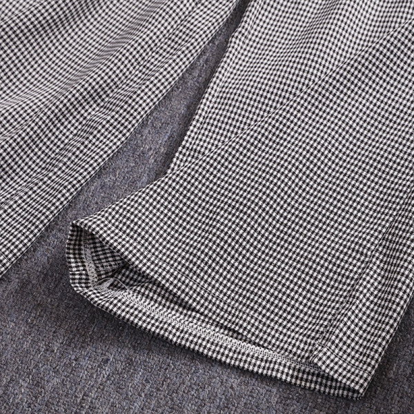 Modern női overall V-nyakkal és vékony pántokkal