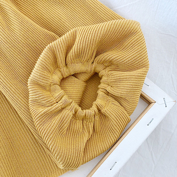 Rövid női blúz ejtett váll és 3/4 ujjú