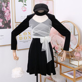 Tüll, ovális nyakkivágású, hosszú ujjú női ruha