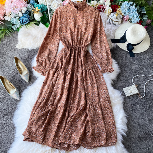 Moodne naiste šifoonist kleit kõrge krae ja elastse vöökohaga