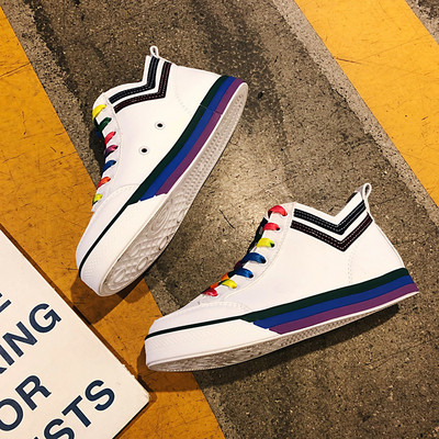 Női tavaszi-őszi tornacipő színes nyakkendőkkel, lapos talppal, fehér színben