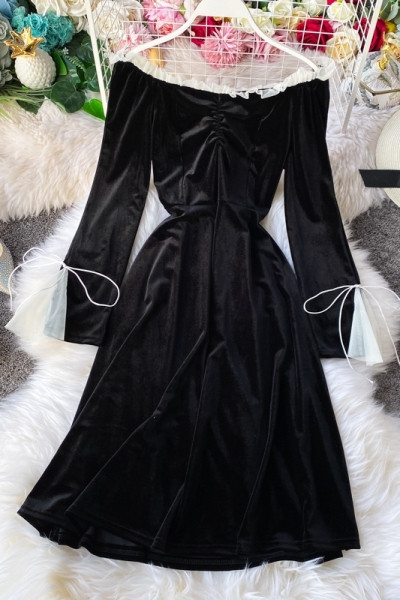 Női ruha csupasz bársony váll- és ujjkötőkkel