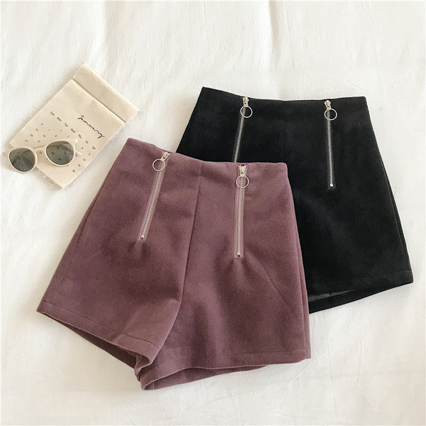 Bársony női rövidnadrág magas derékkal és cipzárral