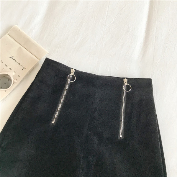 Bársony női rövidnadrág magas derékkal és cipzárral