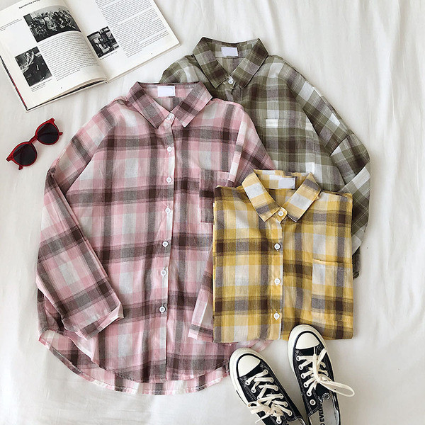 Kockás női ing hosszú ujjal és klasszikus gallérral