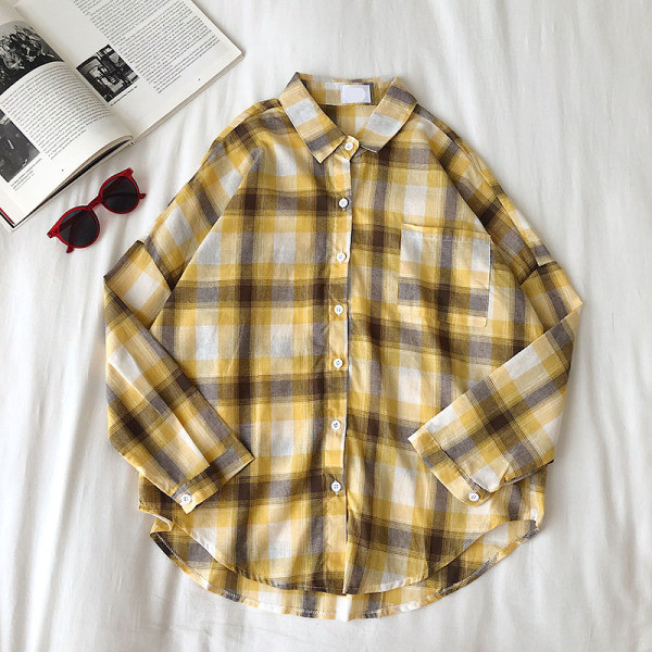 Kockás női ing hosszú ujjal és klasszikus gallérral