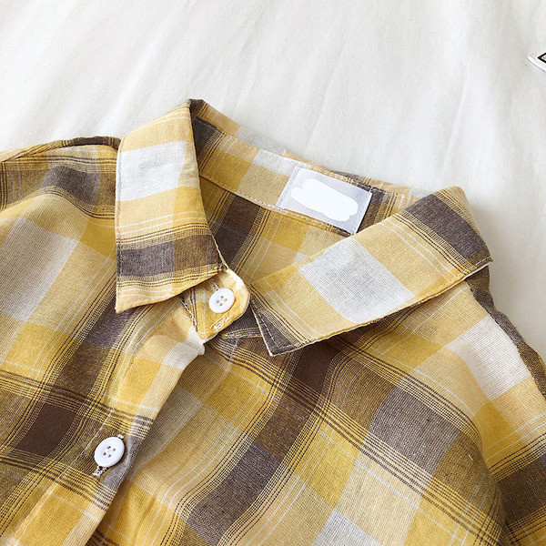 Kockás női ing hosszú ujjal és klasszikus gallérral