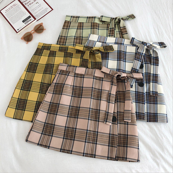 Kockás női szoknya magas derékkal, megkötővel