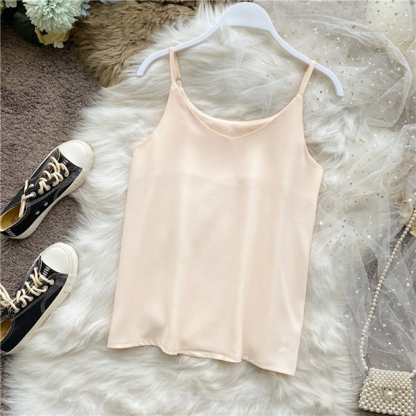 Női felső vékony pántokkal és spitz nyakkivágással