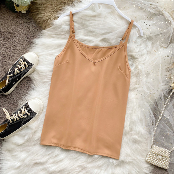 Női lezser felső vékony pántokkal és spitz nyakkivágással