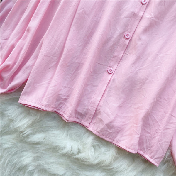 Modern női ing csipkével és ovális nyakkivágással