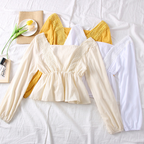 Új modell női blúz hosszú ujjal, csipkével és szögletes nyakkivágással