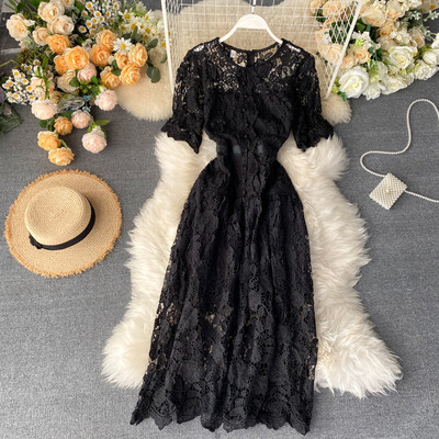 Elegáns női ruha, hosszú csipkemodell, rövid ujjal