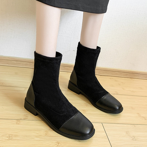 Stílusos női őszi-téli csizma öko velúrból és öko bőrből fekete színben - két modell