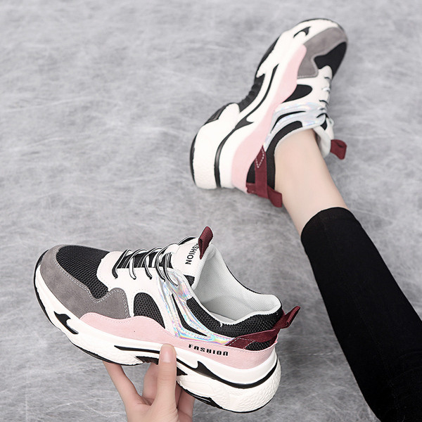 Modern női tornacipő öko velúrból és durva talpból