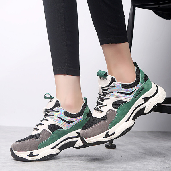 Modern női tornacipő öko velúrból és durva talpból