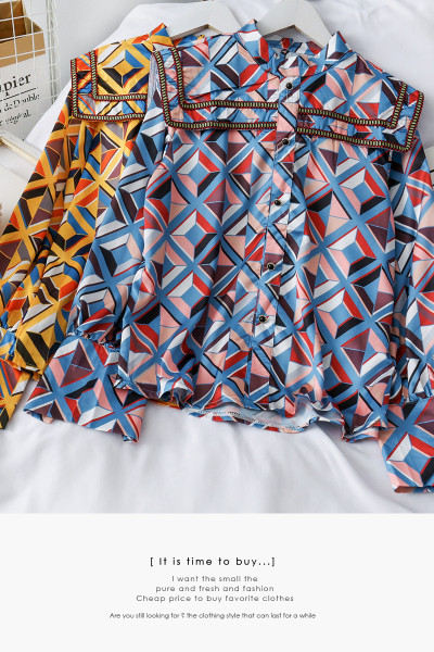 Lezser női ing gombokkal, színes mintával