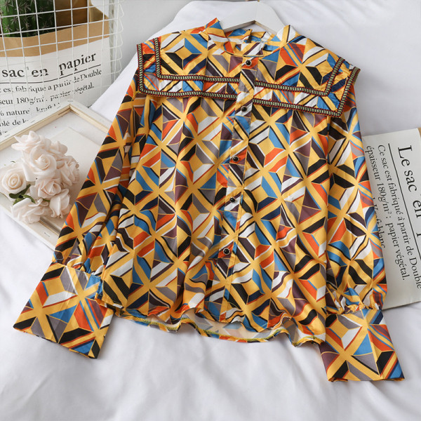 Lezser női ing gombokkal, színes mintával