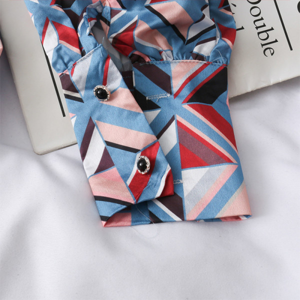 Lezser női ing gombokkal, színes mintával