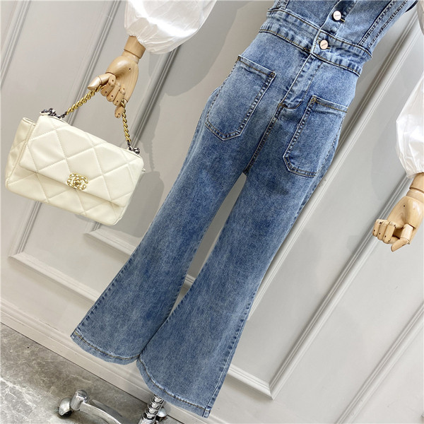 Modern női farmer overál széles modell vékony pántokkal és csupasz háttal