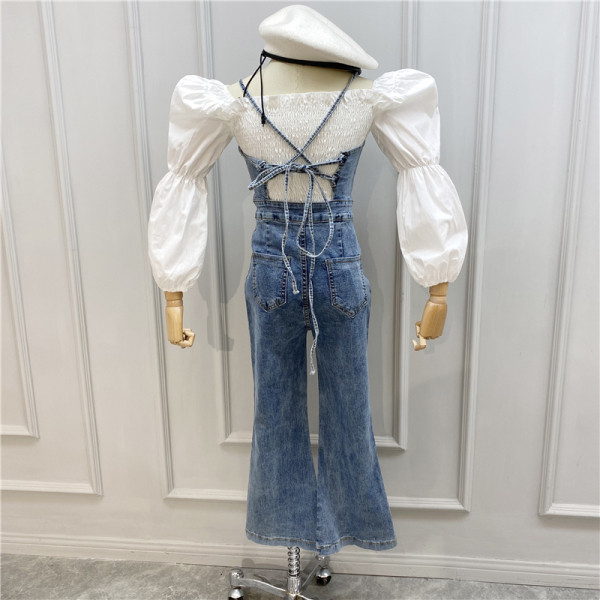 Modern női farmer overál széles modell vékony pántokkal és csupasz háttal