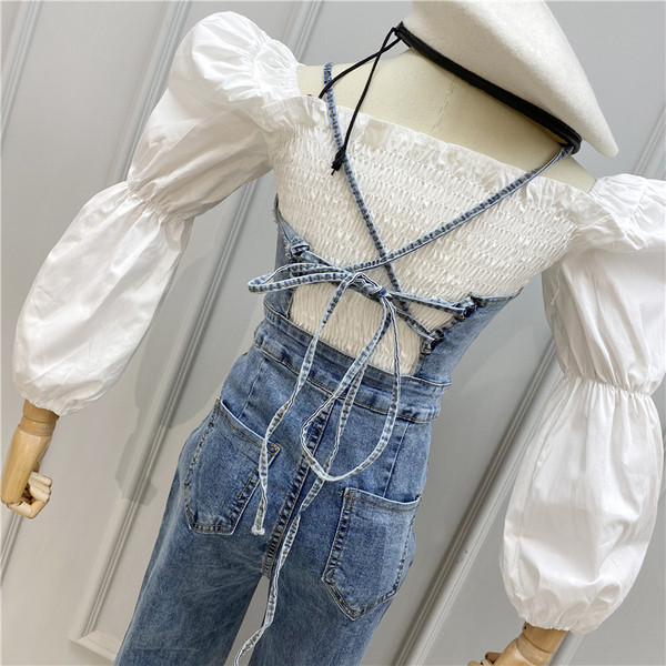 Modern női farmer overál széles modell vékony pántokkal és csupasz háttal