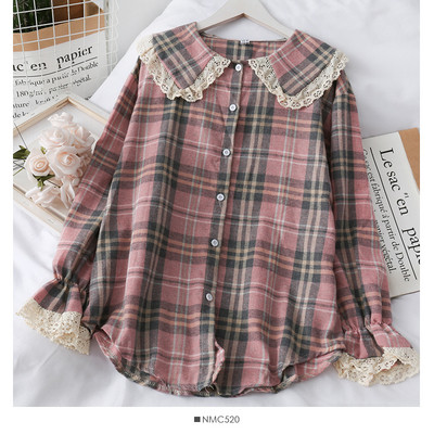 Modern női kockás ing gombokkal, csipkével és hosszú ujjú