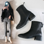 Ženske jesensko-zimske čizme sa debelom petom od eko kože u crno-bijeloj boji