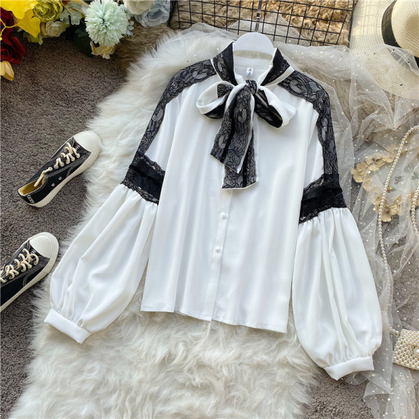 Női ing csipkével, széles ujjal és szalaggal