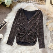 Särava efektiga ja spitsikaelusega moodne naiste pluus