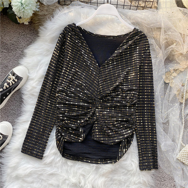 Särava efektiga ja spitsikaelusega moodne naiste pluus