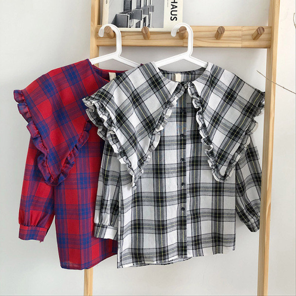 Kockás női ing kerek nyakkivágással és hosszú ujjal