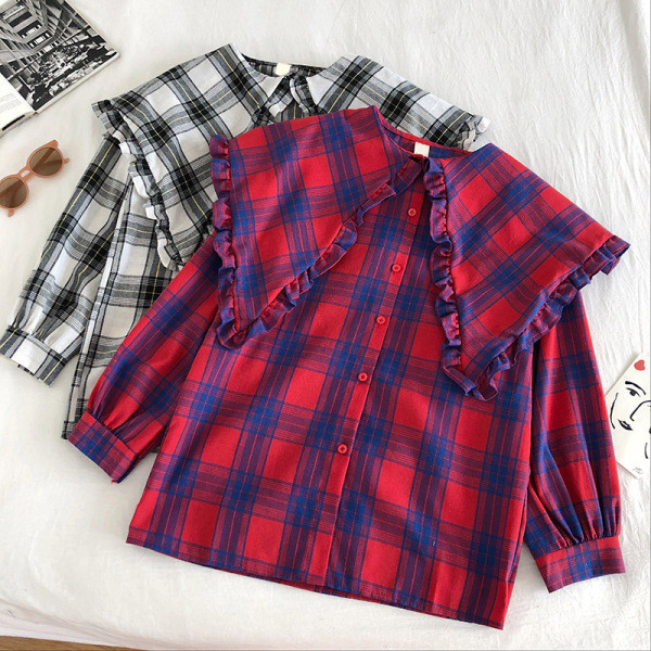 Kockás női ing kerek nyakkivágással és hosszú ujjal