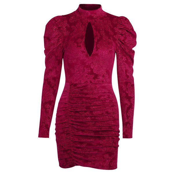 Stílusos női ruha Vékony modell, hosszú ujjal és nyitott nyakkivágással