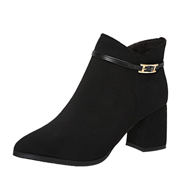 Modern női csizma vastag sarokkal, öko velúrból és cipzárral