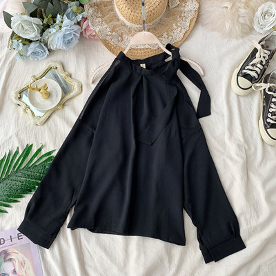 Moodne naiste särk pitside ja pikkade varrukatega