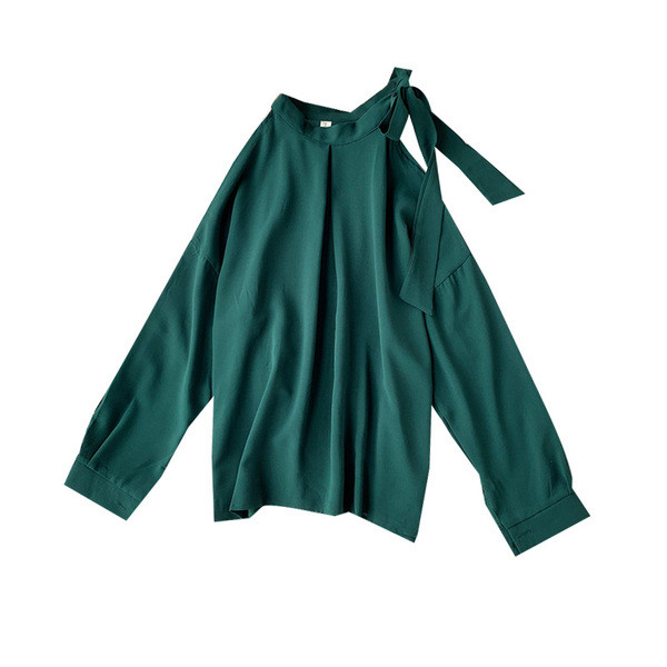 Moodne naiste särk pitside ja pikkade varrukatega