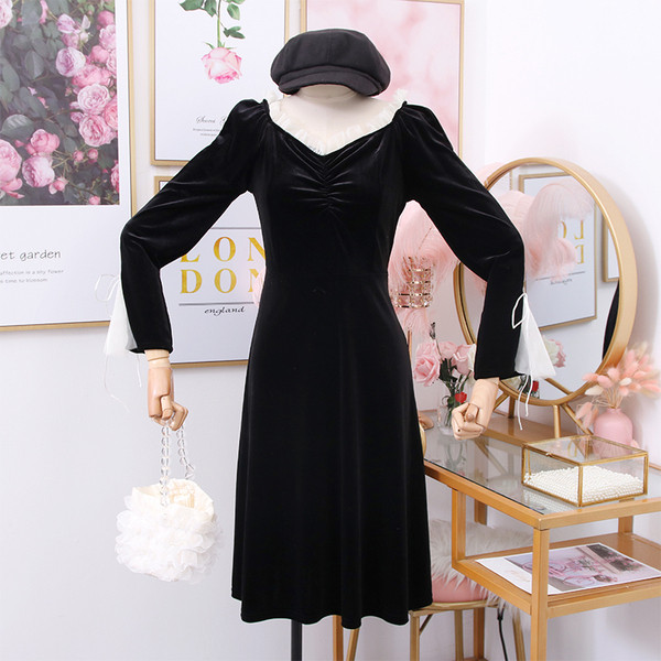 Modern női ruha, hosszú ujjú, spitz nyakkivágással - kivágott modell