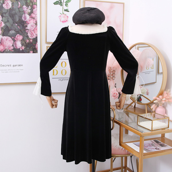 Modern női ruha, hosszú ujjú, spitz nyakkivágással - kivágott modell