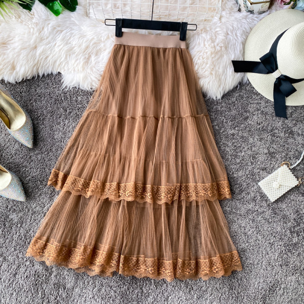 Modern női szoknya magas derékkal és csipkével