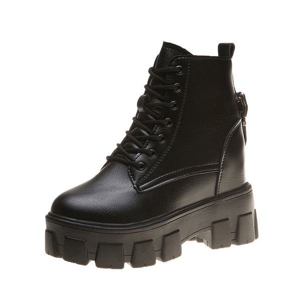 Eko bőrből készült alkalmi női csizma durva talppal és fűzővel