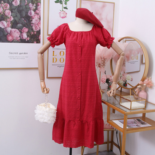 Modern női ruha rövid ujjú, szögletes nyakkivágással