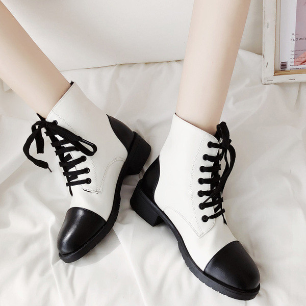 Öko bőrből készült női bőrcsizma télre is alkalmas fekete-fekete-fehér színben