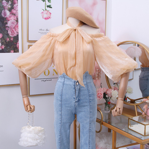 Modern női blúz 3/4-es ujjal és sifon csatlakozással