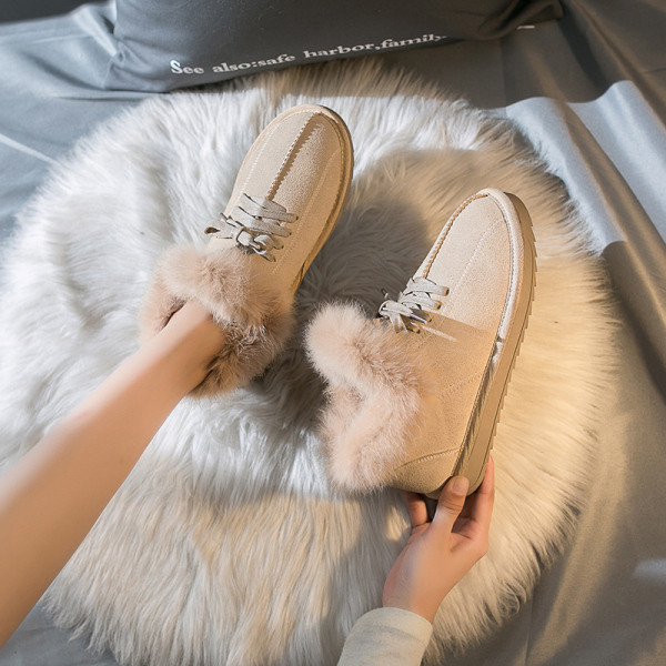 Női téli csizma lapos talppal és puha béléssel fekete, szürke és fekete színekben