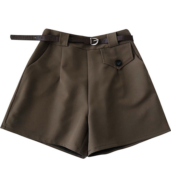 Retro stílusú női rövidnadrág övvel és magas derékkal