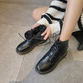 Női őszi-téli csizma puha műbőr béléssel, fekete színben