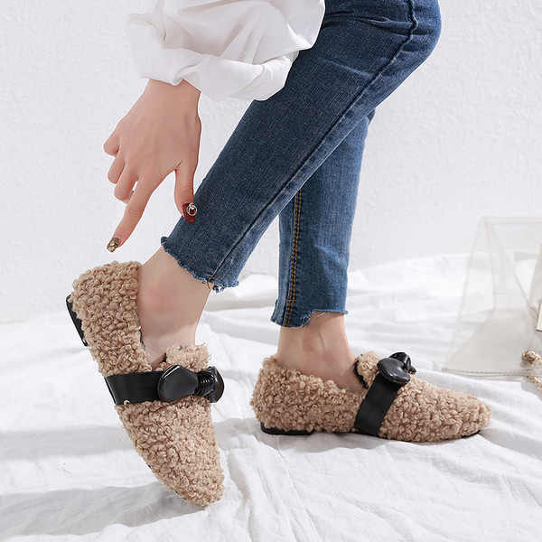 Női pehely alkalmi cipő bőr szalaggal, lapos talppal